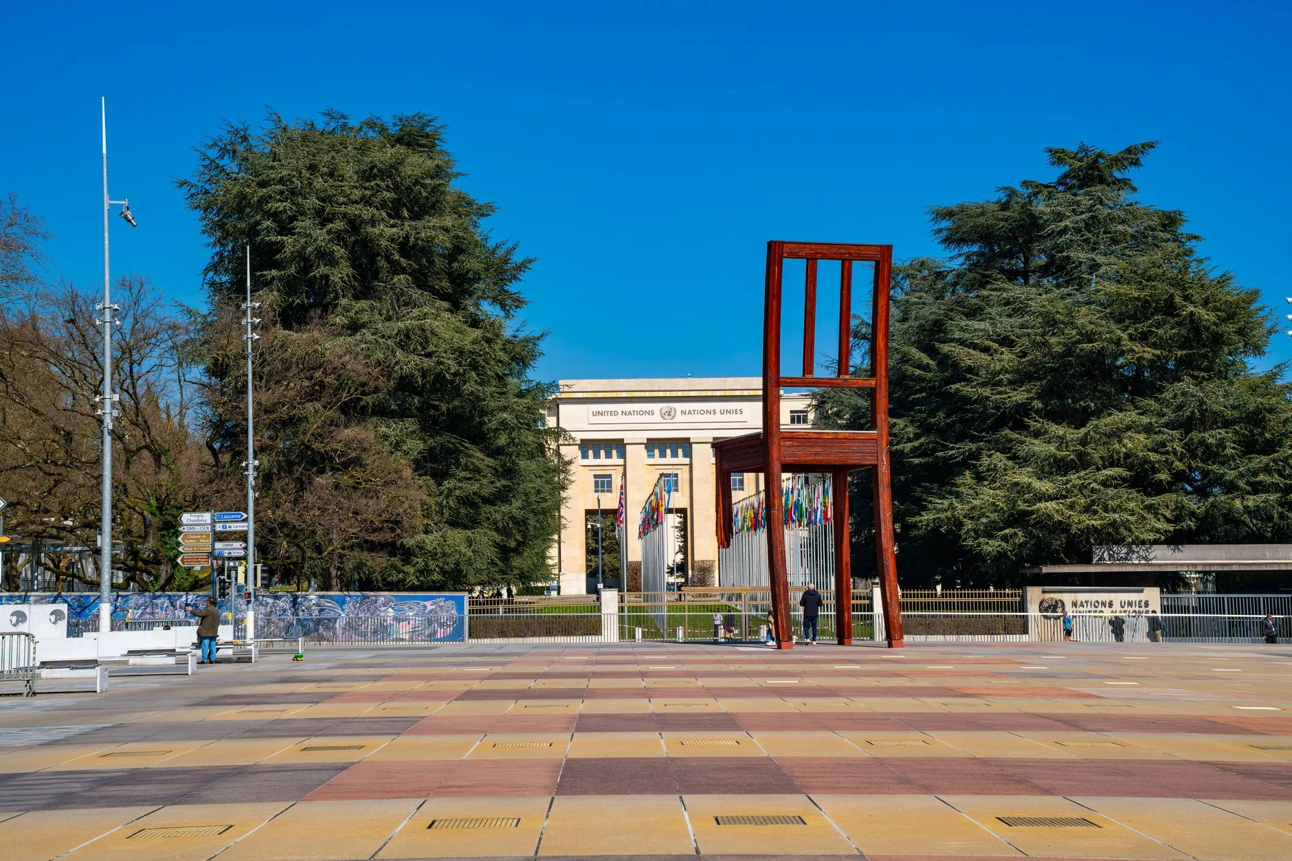 Broken Chair : Un symbole fort contre les mines antipersonnel
